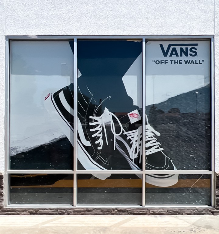 Custom printed window shades allow you to market a product that reflects your business while maintaining its functionality. 👟
#vans #rollashade #wss #nike #shoes #sneakers #windowshades #printedshades #shades #warehouse #store #shoestore